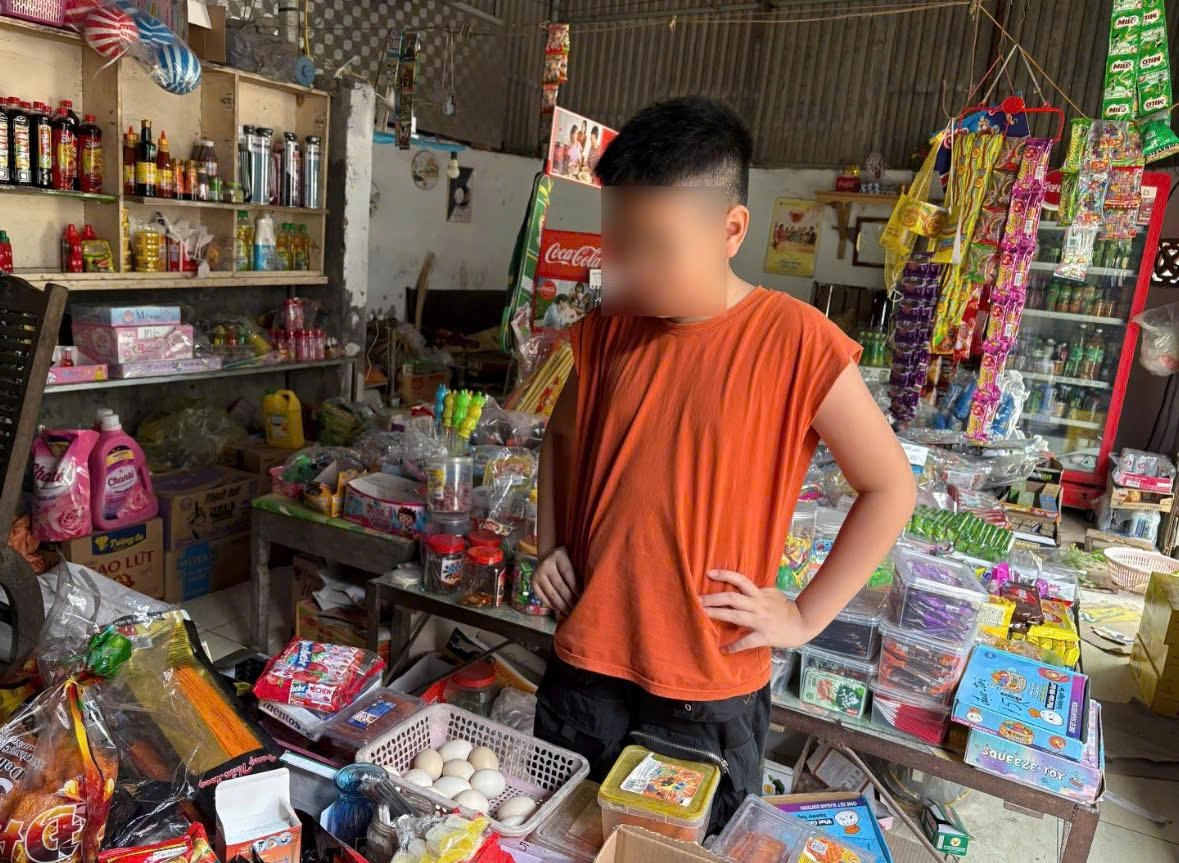 Quà vặt trước cổng trường và “bẫy” dinh dưỡng âm thầm với trẻ