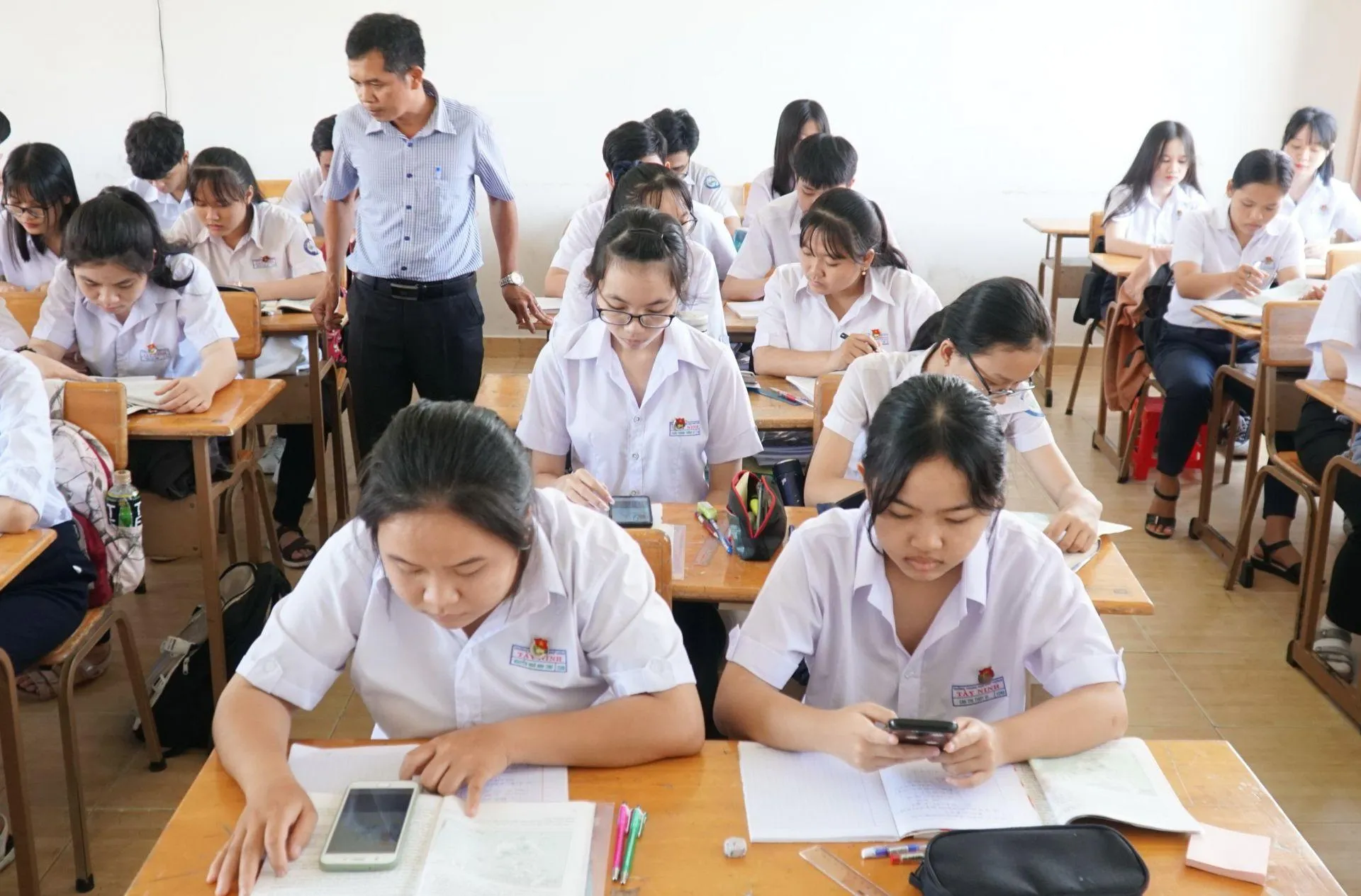 Bài 2: Từ vụ điểm thi ở Tuyên Quang: Làm thế nào để chấm dứt 'bệnh thành tích' trong giáo dục?