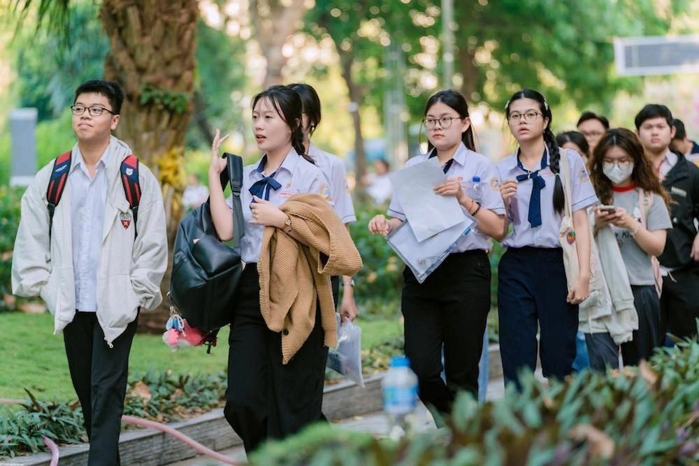 Bài 1: Vì sao trẻ em đang phải gánh quá nhiều áp lực?