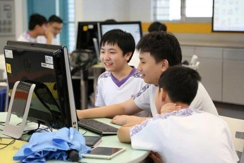 Giúp trẻ thoát khỏi video ngắn: Cha mẹ bắt đầu từ đâu?