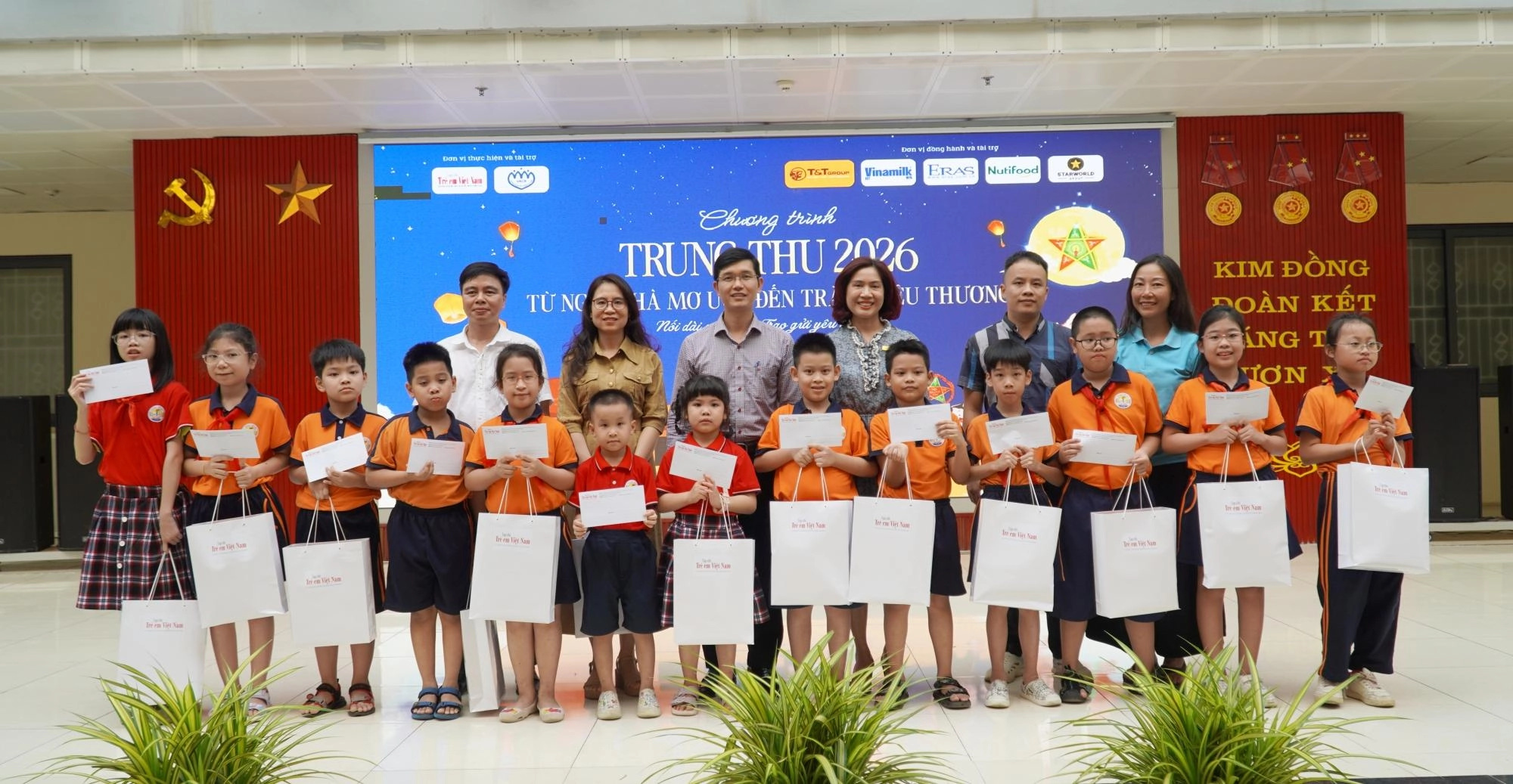 Trung thu đong đầy yêu thương ở Trường Tiểu học Kim Đồng