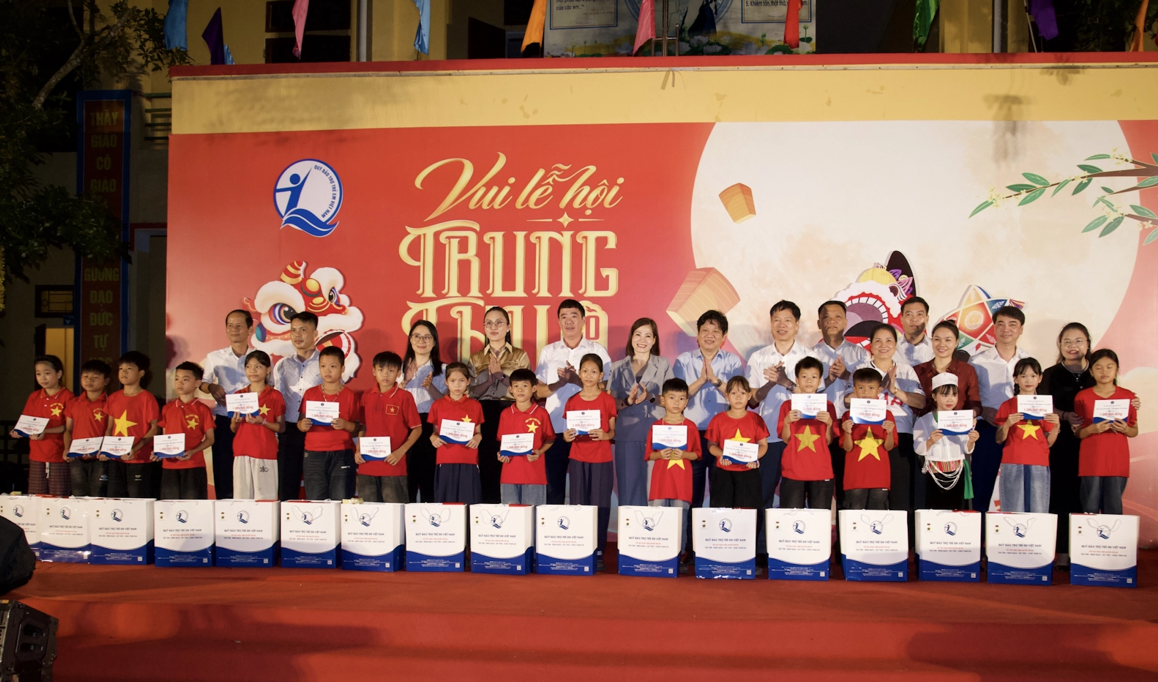 Quỹ Bảo trợ trẻ em Việt Nam thắp sáng ước mơ cho trẻ em xã miền núi Văn Miếu, tỉnh Phú Thọ