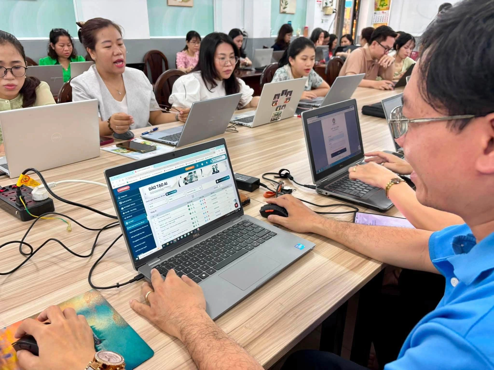 TP. HCM tăng tốc chuyển đổi số, đưa AI vào trường học