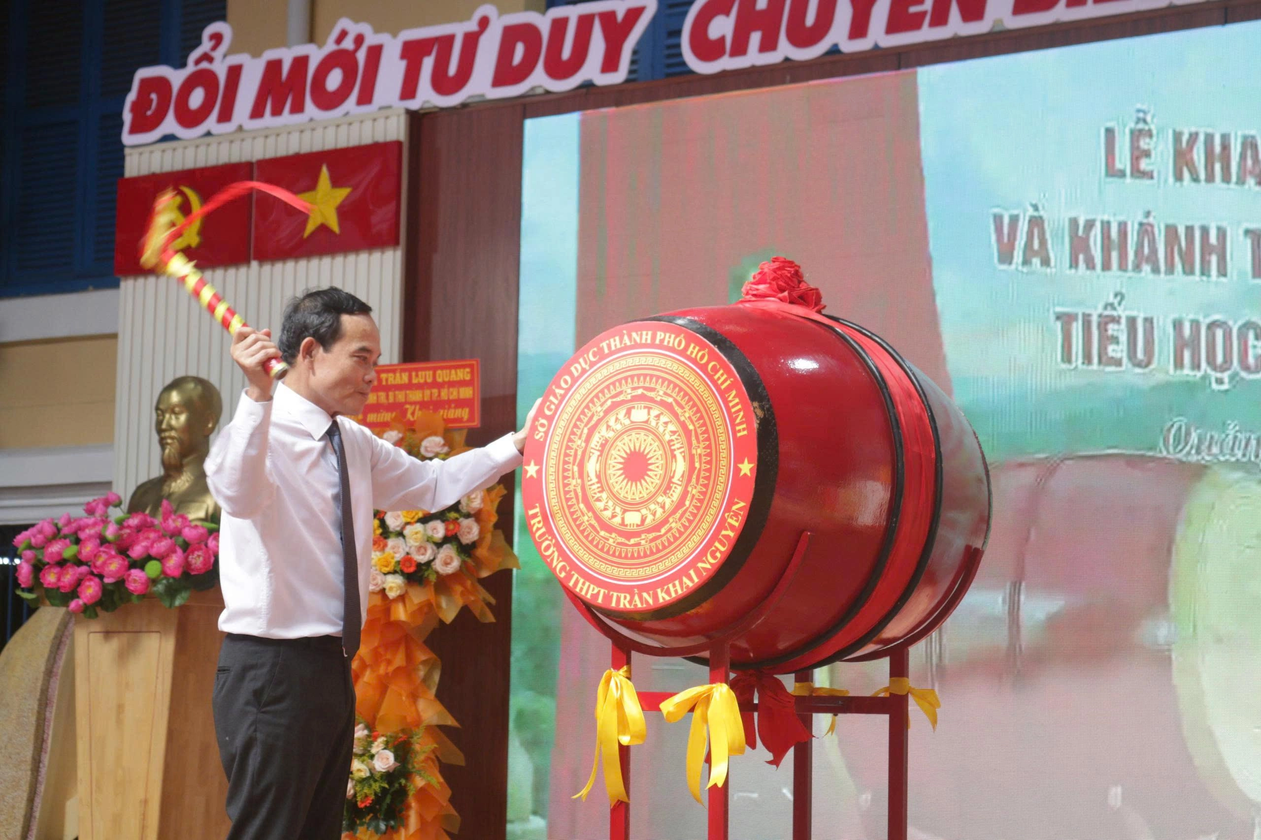 Hơn 2,6 triệu học sinh TP. HCM náo nức bước vào năm học mới