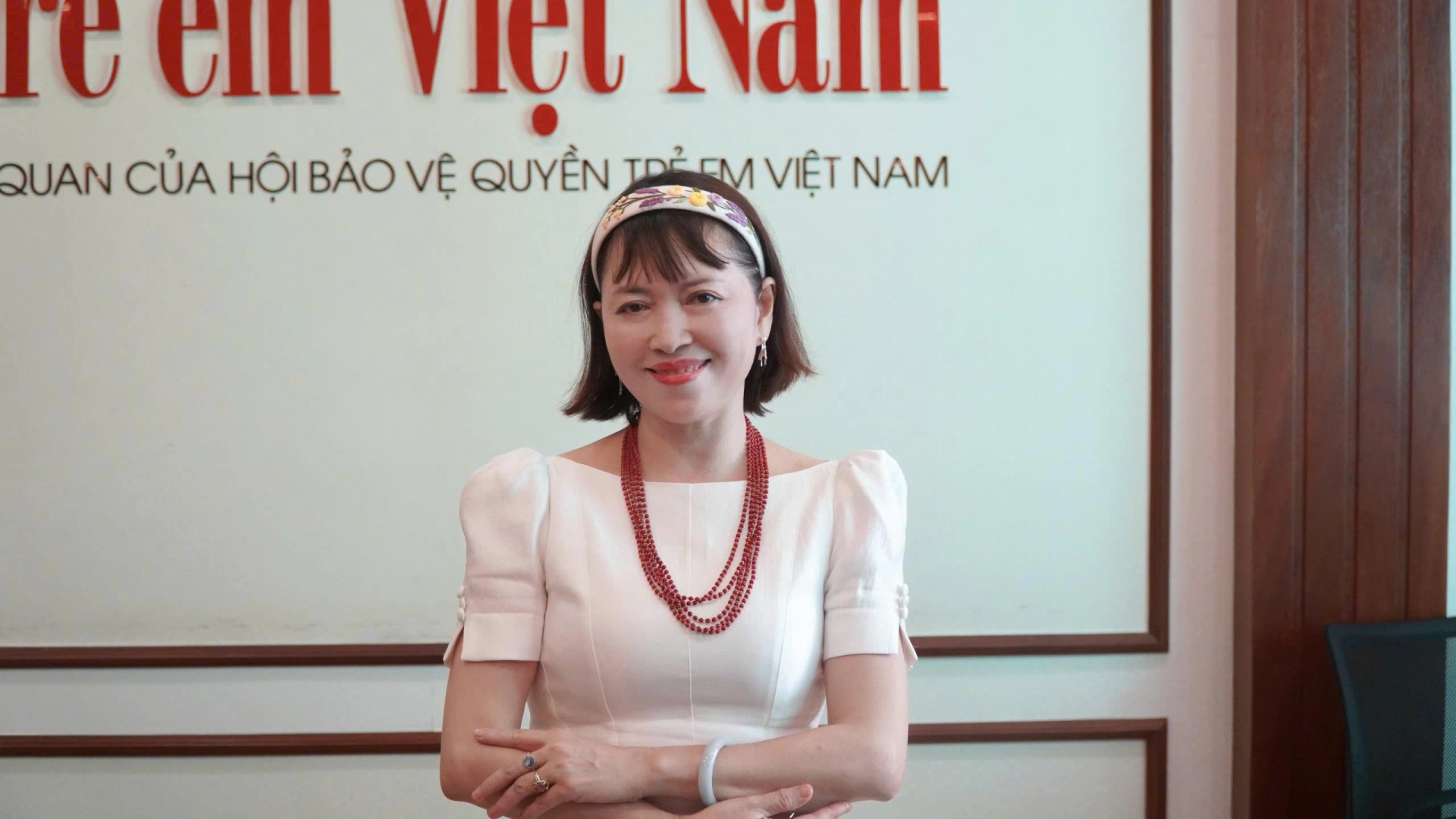 Nhà thơ Bảo Ngọc: “Không ai có thể bắt chước được nụ cười hạnh phúc”