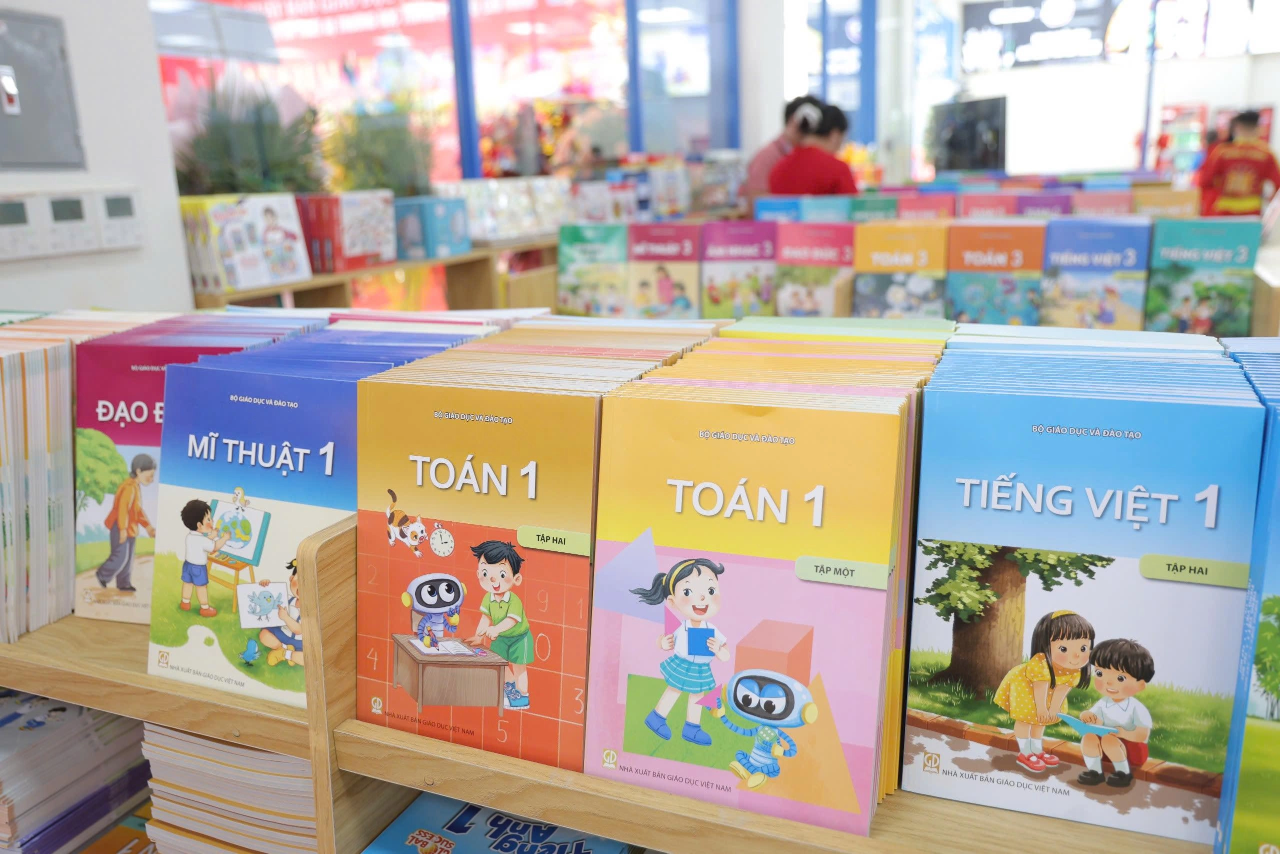 TP. HCM dành 288 tỷ đồng hỗ trợ sách giáo khoa cho năm học mới