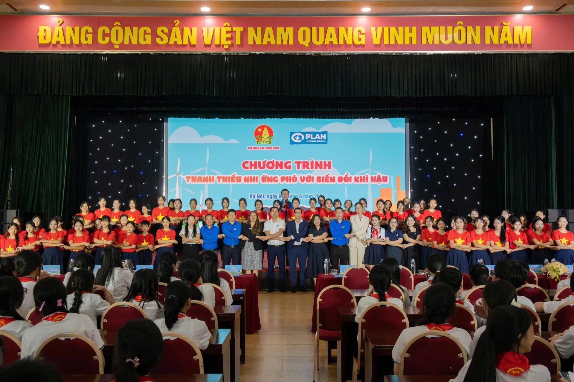 Thanh thiếu nhi hành động hướng tới ứng phó biến đổi khí hậu