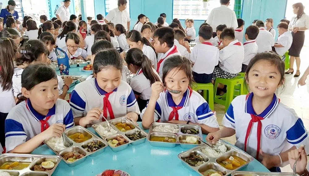 Thừa cân, béo phì gia tăng ở trẻ em: Cần tiếp cận toàn diện dinh dưỡng học đường
