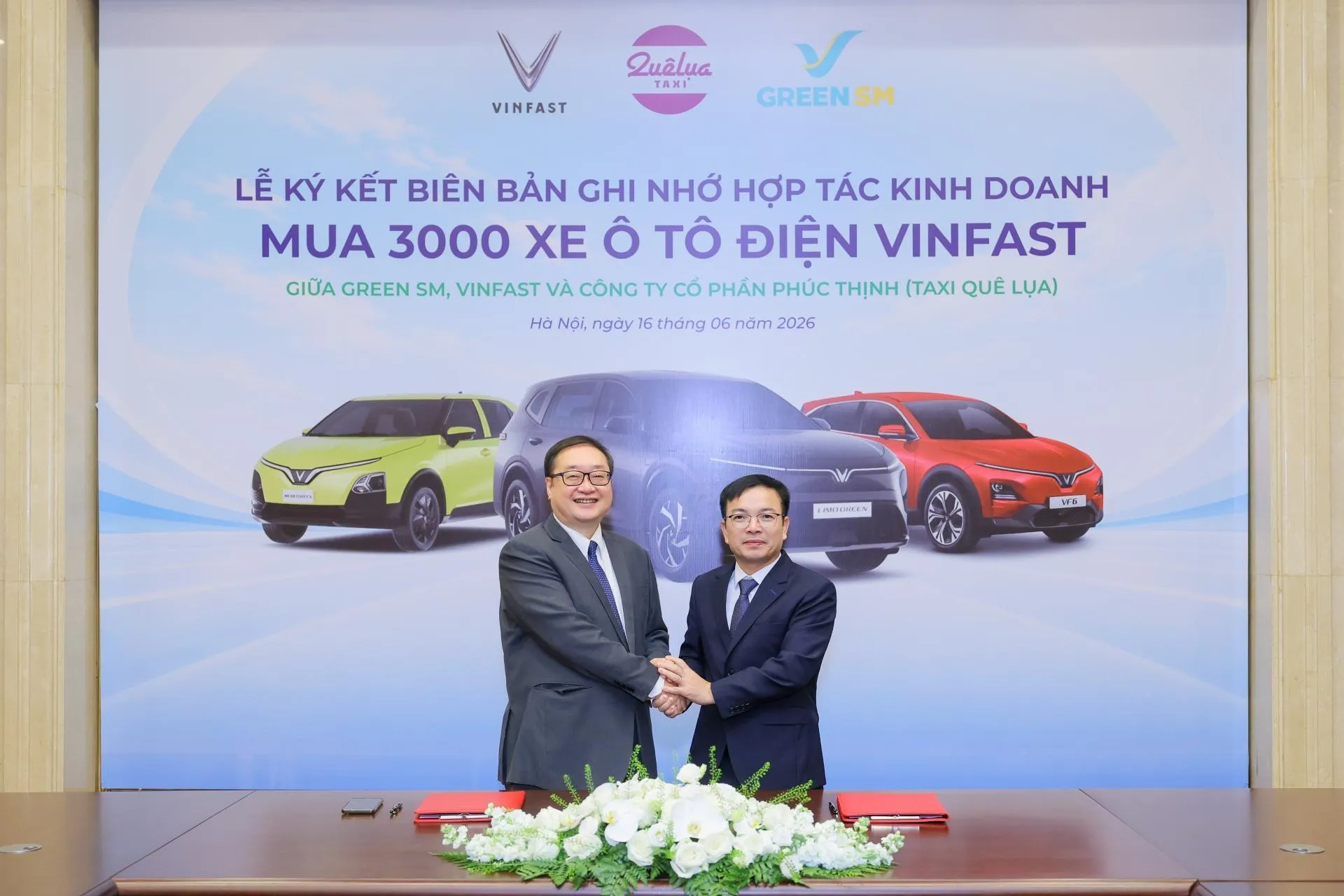 Taxi Quê Lụa tăng tốc chuyển đổi xanh, mua thêm 2.000 ô tô điện VinFast thông qua Green SM