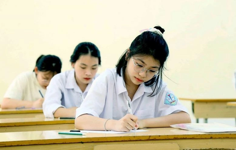 Chính phủ yêu cầu đổi mới thi cử, tuyển sinh, giảm áp lực cho người học