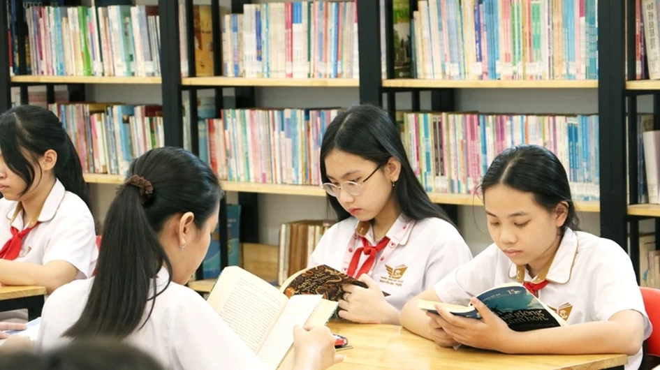 Thủ tướng yêu cầu giải quyết dứt điểm thiếu sách giáo khoa, siết chất lượng bữa ăn học đường