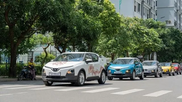 Nhân viên văn phòng nói về VinFast VF 5: Xe nhiều công nghệ, tiết kiệm chi phí từ sạc tới bảo dưỡng