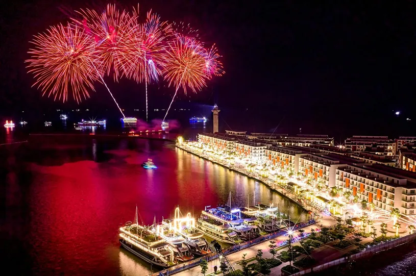 Sun Festo Town: “Ốc đảo” nghỉ dưỡng giữa tâm điểm lễ hội