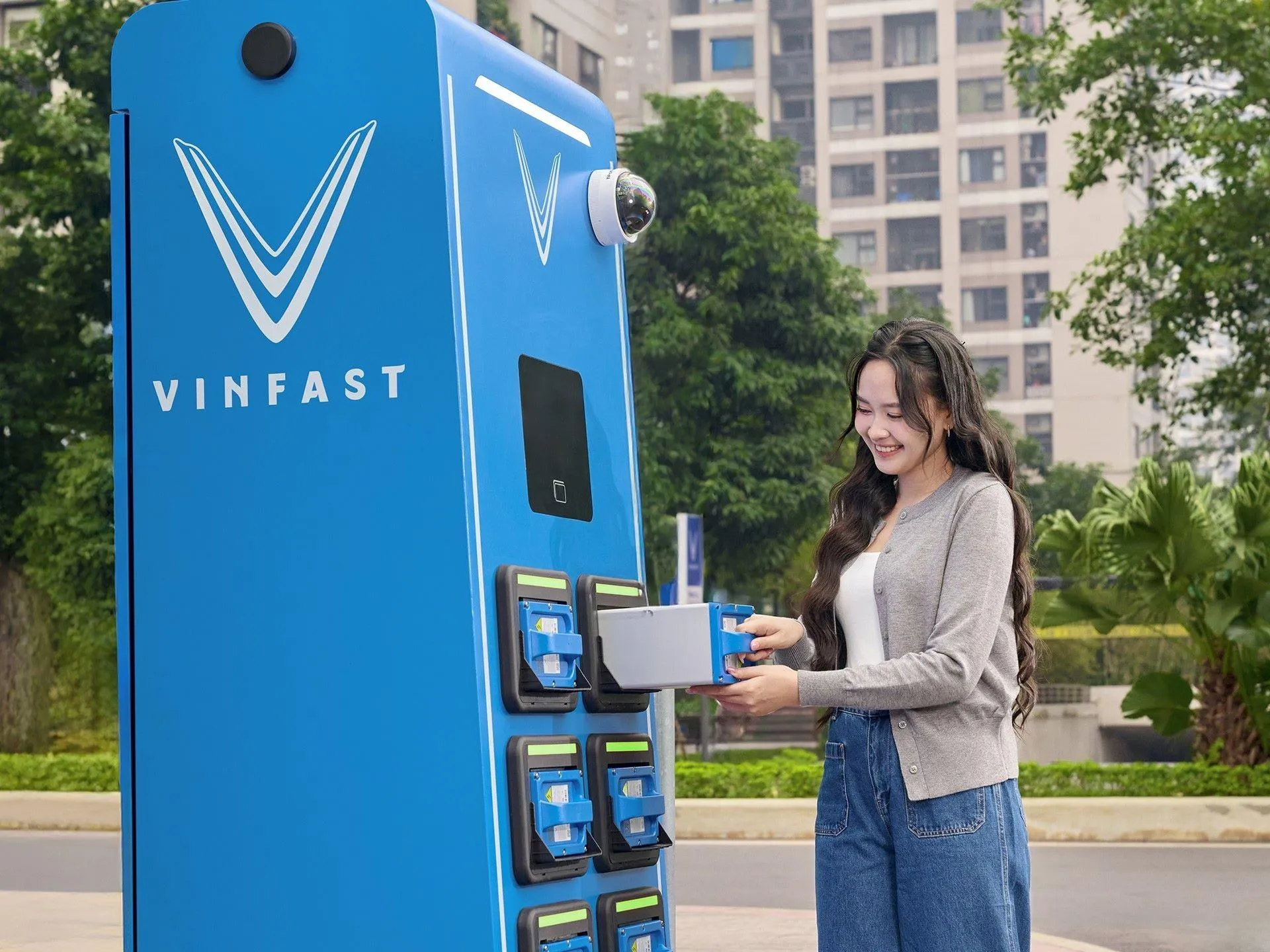 Chủ xe VinFast kể chuyện “một người đi xe điện, cả nhà bỏ xe xăng”