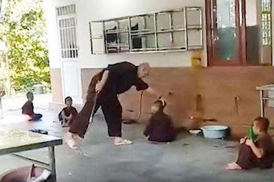 Khởi tố, bắt tạm giam kẻ đánh đập các cháu bé tại chùa Bầu