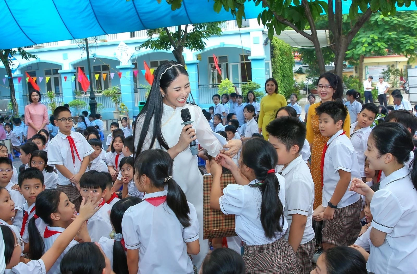 Hoa hậu Ngọc Hân: Mỗi lượt bình chọn Trường học hạnh phúc là một lời nhắn gửi yêu thương