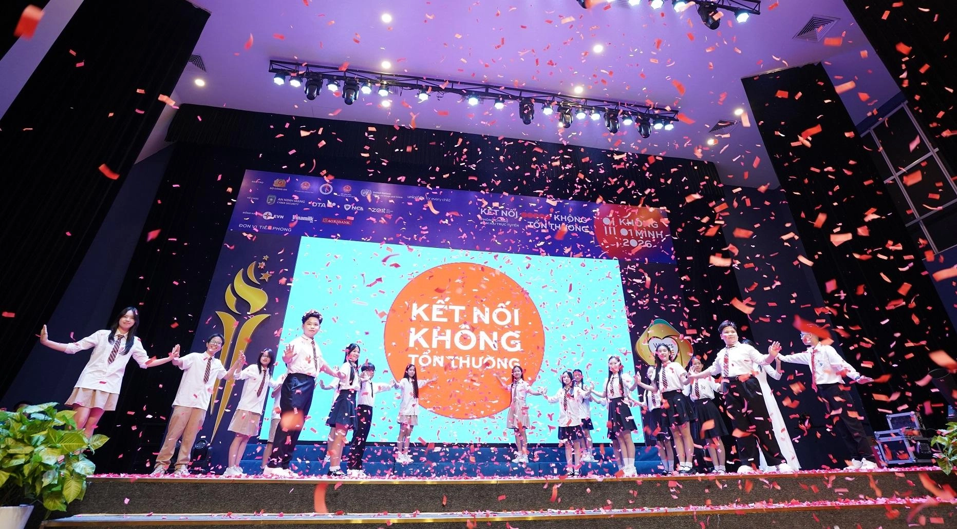 Đại sứ An toàn số Học đường thủ đô Hà Nội lan tỏa kết nối không tổn thương tại diễn đàn Cyber Care Summit
