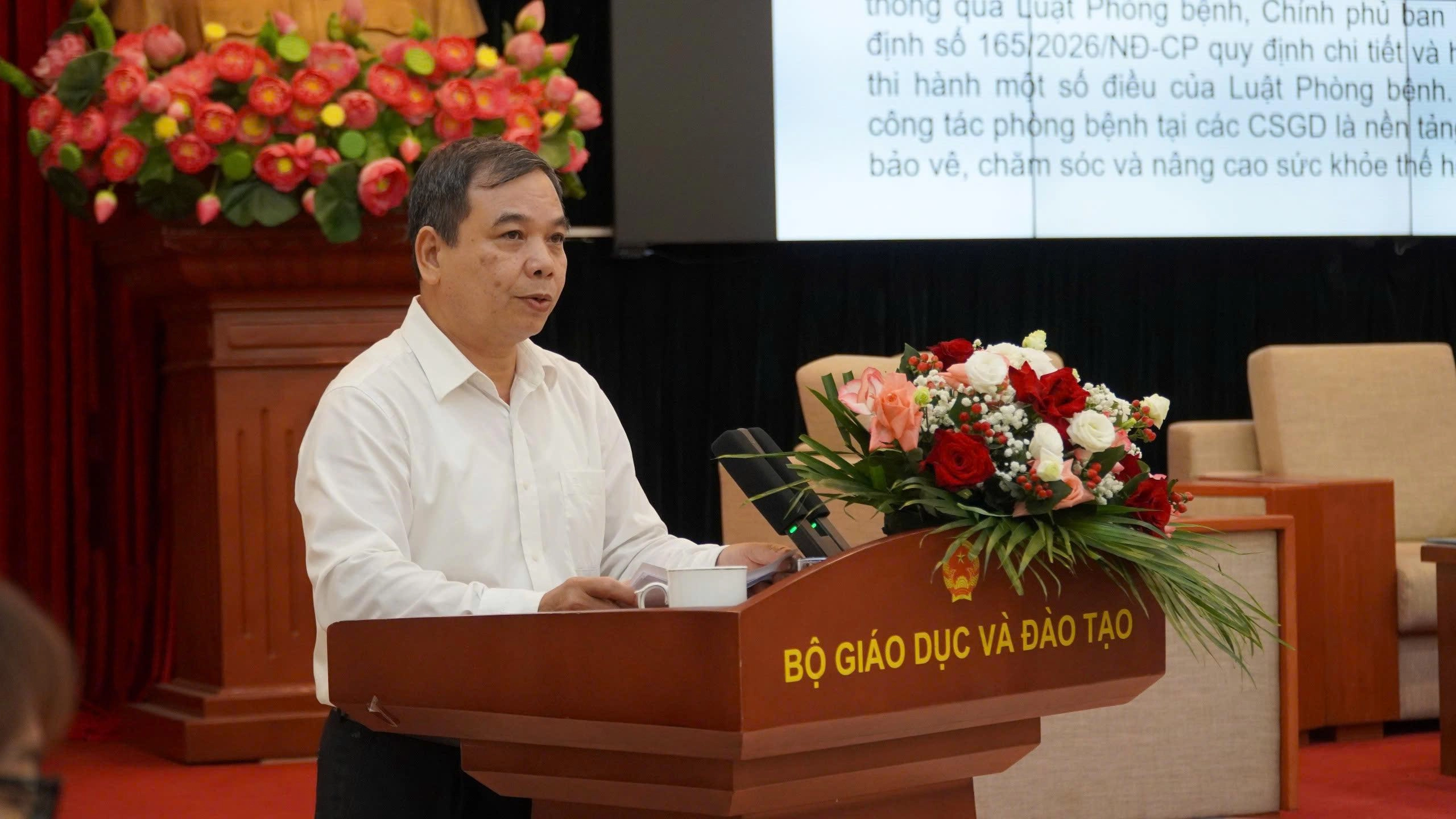 Sức khỏe học đường: Từ chính sách đến những bài toán ở cơ sở