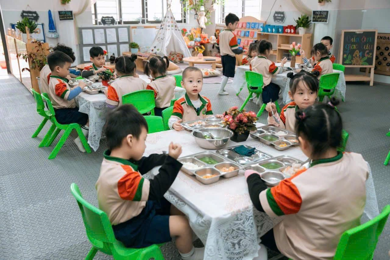 Bữa ăn học đường cần một “bệ đỡ” chuyên môn