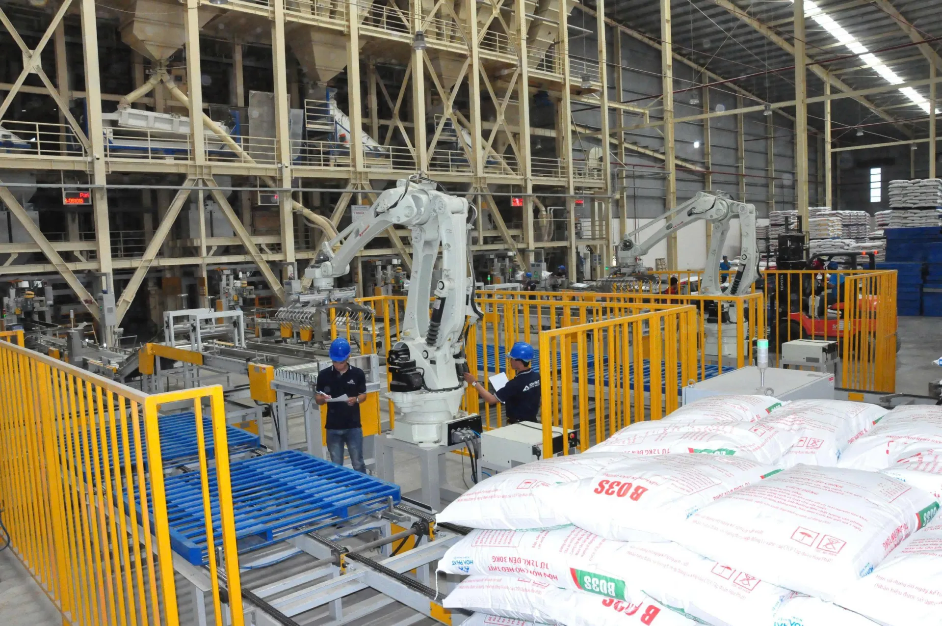 Nông nghiệp Hòa Phát xuất bán hơn 212.000 con heo và gần 177.000 tấn thức ăn chăn nuôi trong nửa đầu năm 2026