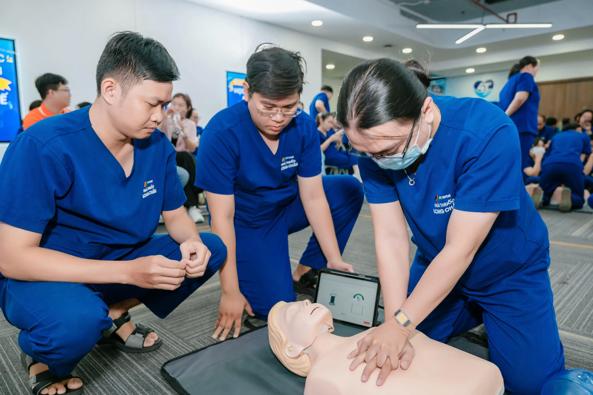 Bạch Mai - bệnh viện hạng đặc biệt đầu tiên cả nước 115 năm tuổi trực tiếp đào tạo sơ cấp cứu cho dược sĩ Long Châu, chuỗi nhà thuốc phủ khắp Việt Nam