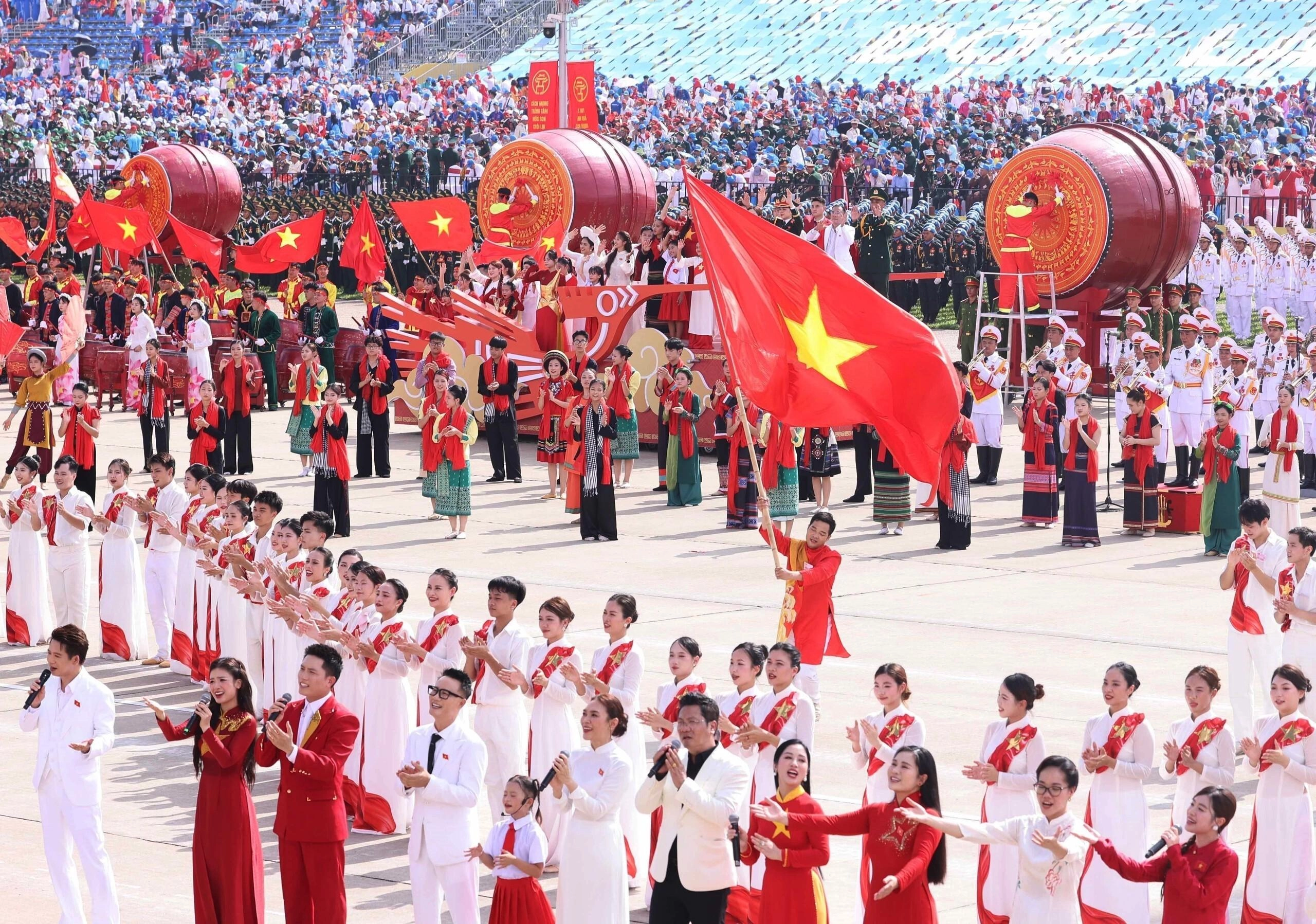 Chuẩn mực con người Việt Nam trong kỷ nguyên mới (Kỳ 1): Bước phát triển mới trong tư duy xây dựng con người