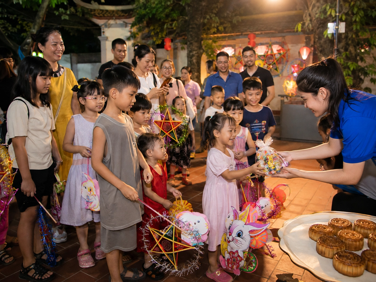 Hà Nội bảo đảm mọi trẻ em đều được vui Tết Trung thu an toàn