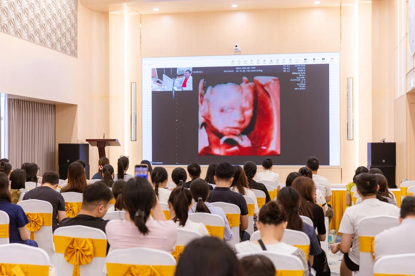 Sinh con an toàn thôi chưa đủ, mẹ bầu còn mong điều gì?