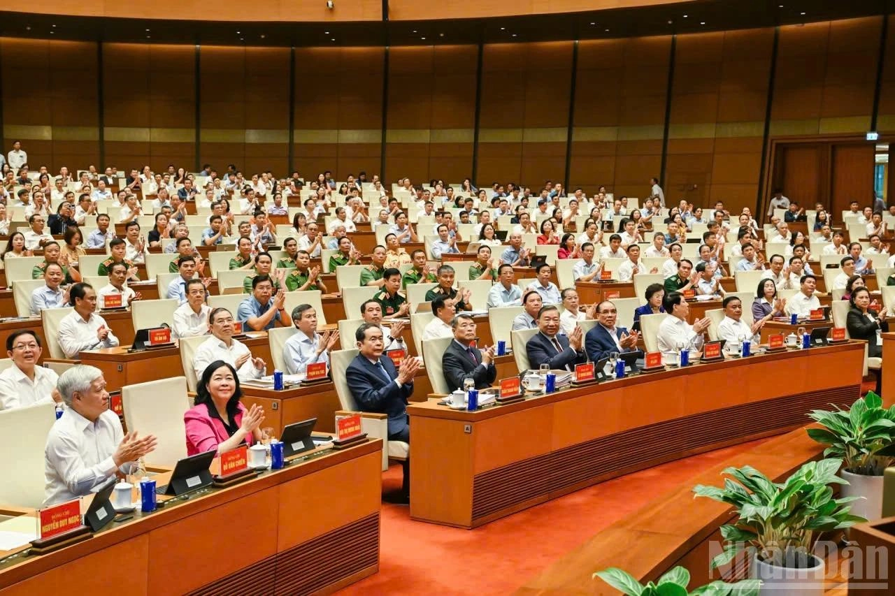 Hội nghị toàn quốc nghiên cứu, học tập, quán triệt và triển khai thực hiện một số Nghị quyết, Chỉ thị của Bộ Chính trị 