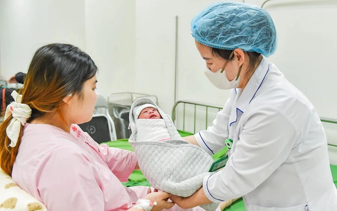 Bộ Y tế đề xuất địa phương hỗ trợ tiền, hiện vật cho trẻ đến 12 tháng tuổi