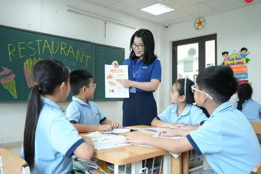 Điều chỉnh, cập nhật sách giáo khoa, hoàn thiện để sử dụng từ năm học 2028-2029