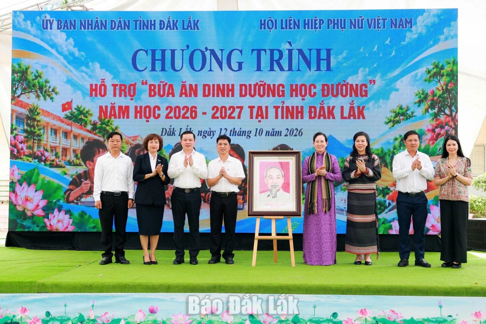anh_bua_an_hoc_duong_17_20261013150925_8_11zon