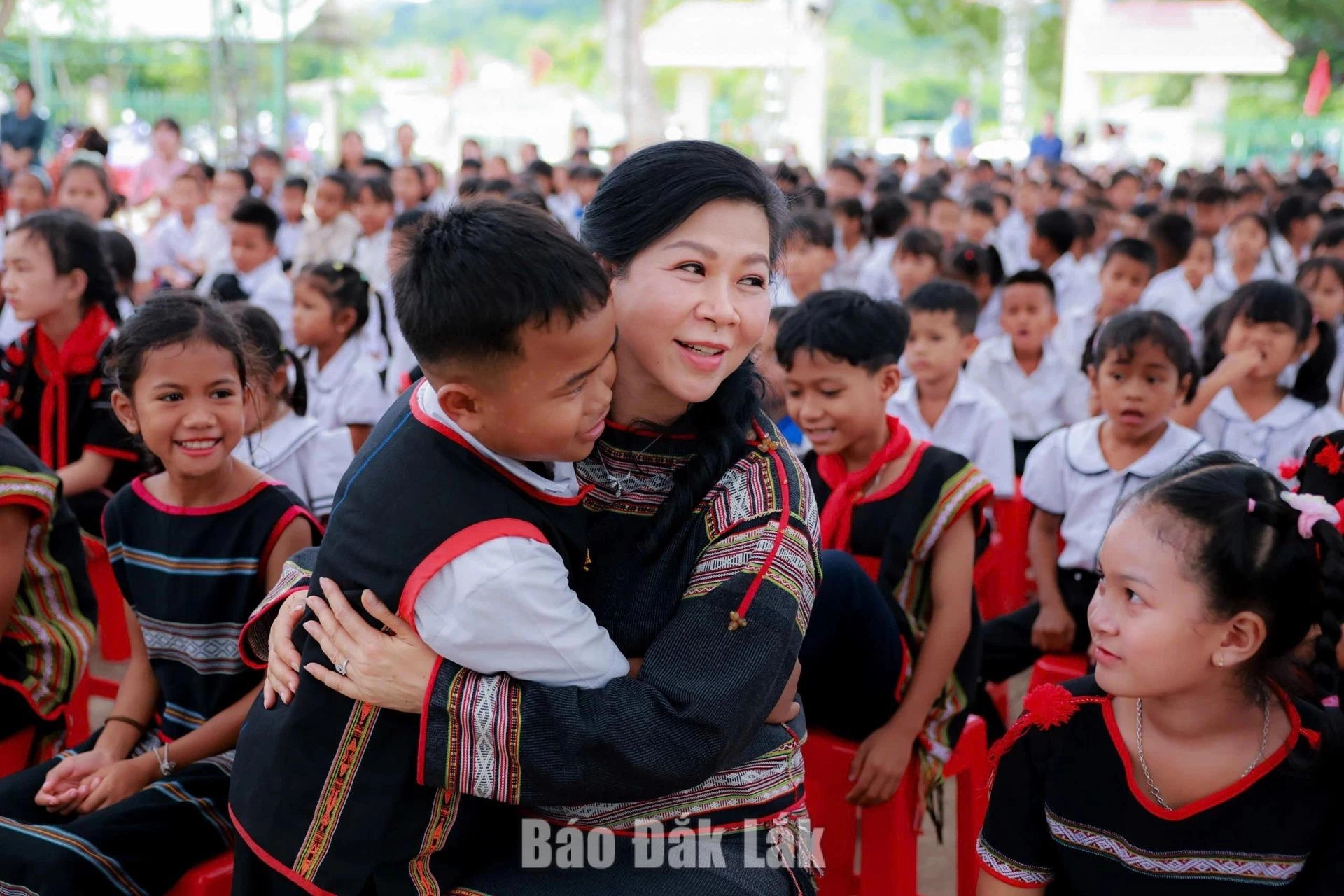 anh_bua_an_hoc_duong_19_20261013154134_6_11zon