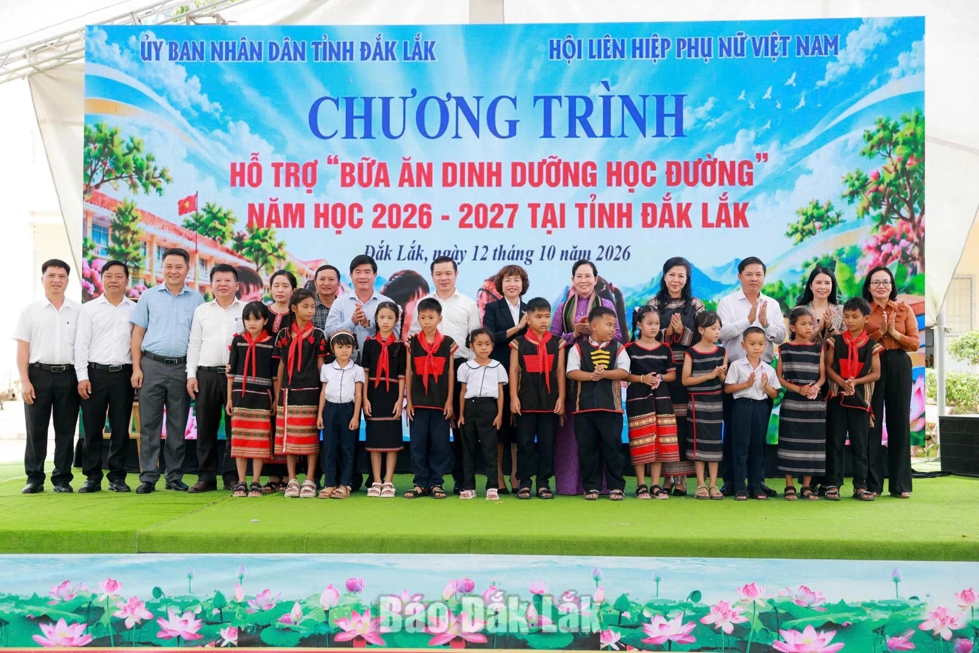 anh_bua_an_hoc_duong_20_20261013153957_5_11zon
