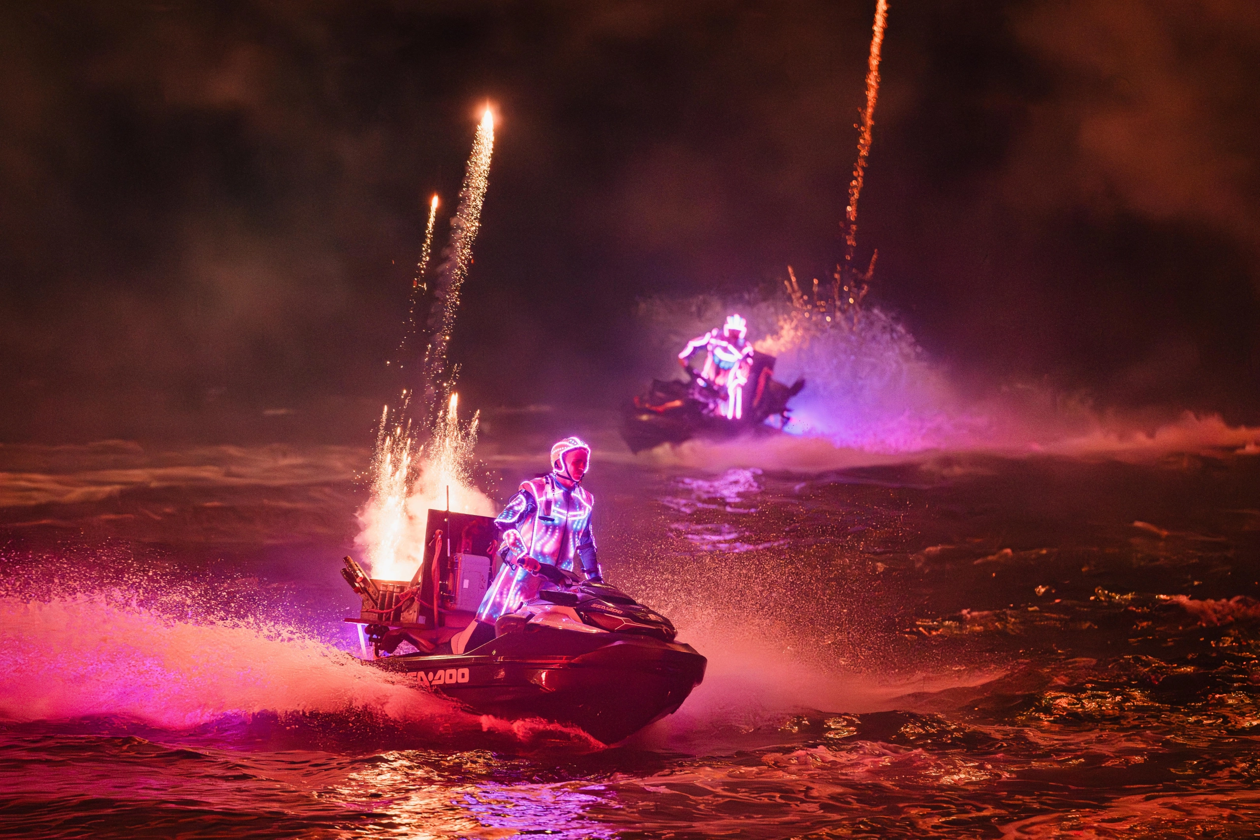 “Show diễn của những quán quân” tại Phú Quốc đón dàn sao mới, tăng gấp đôi đội hình Jetski
