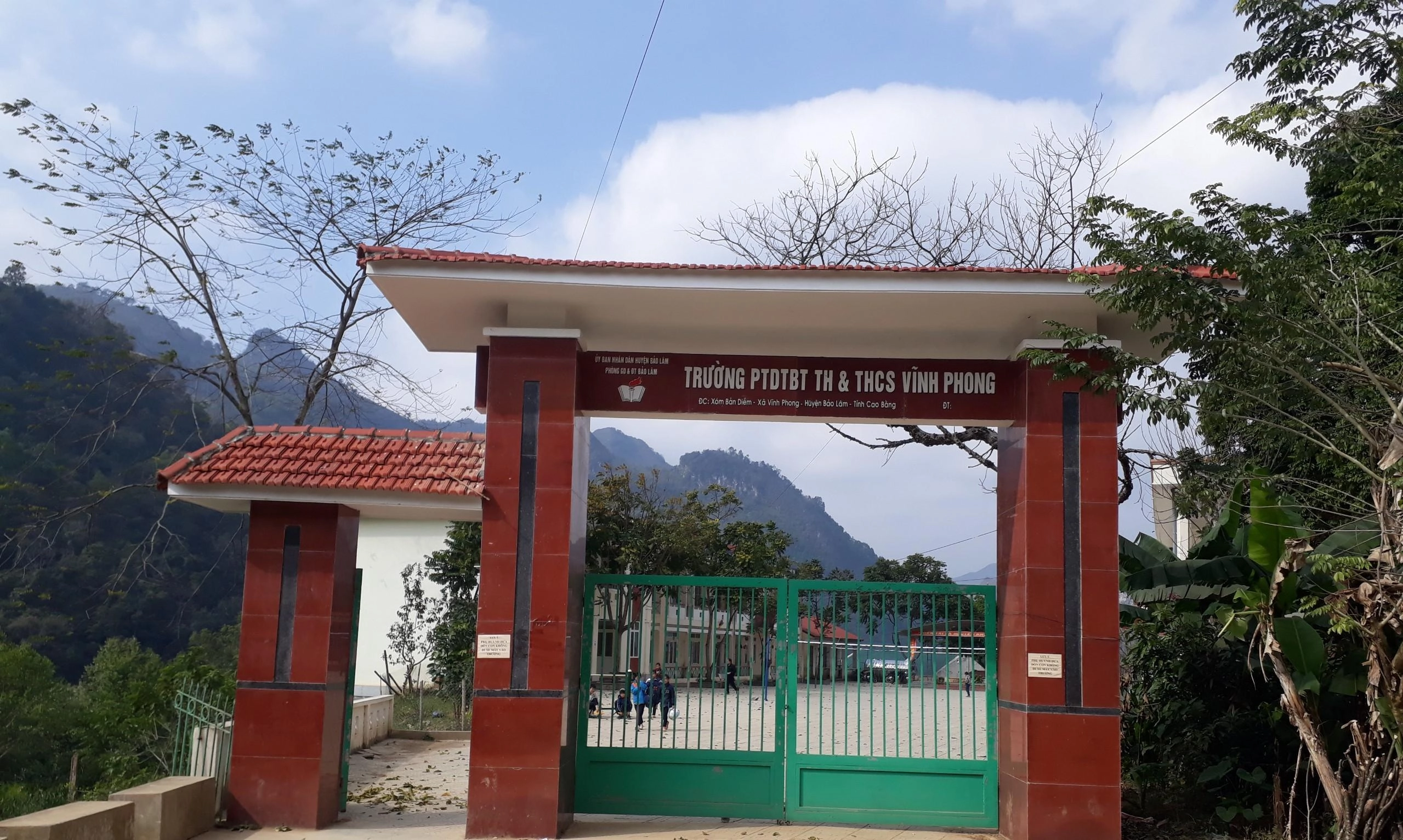 Trương PTDTBT Tiểu học và THCS Vĩnh Phong