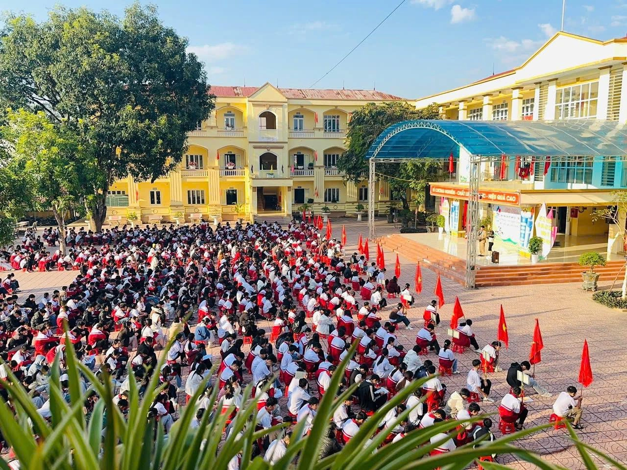 Trường THCS Hoàng Hoa Thám