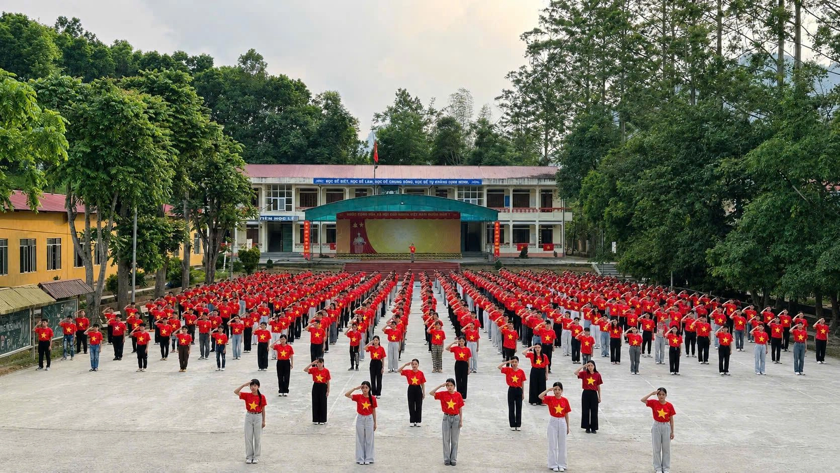 Trường THPT Bằng Ca