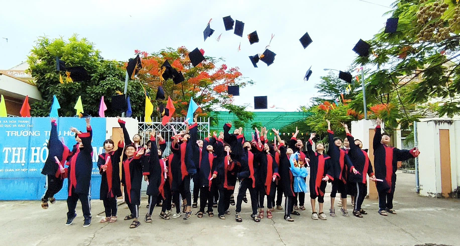 Trường tiểu học Lê Thị Hồng Gấm