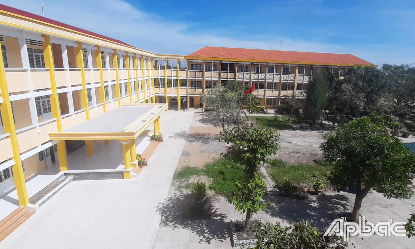 Trường Tiểu học Long Hoà