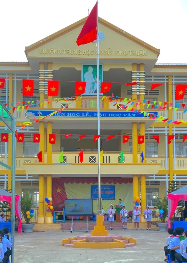 Trường THCS Long Thuận