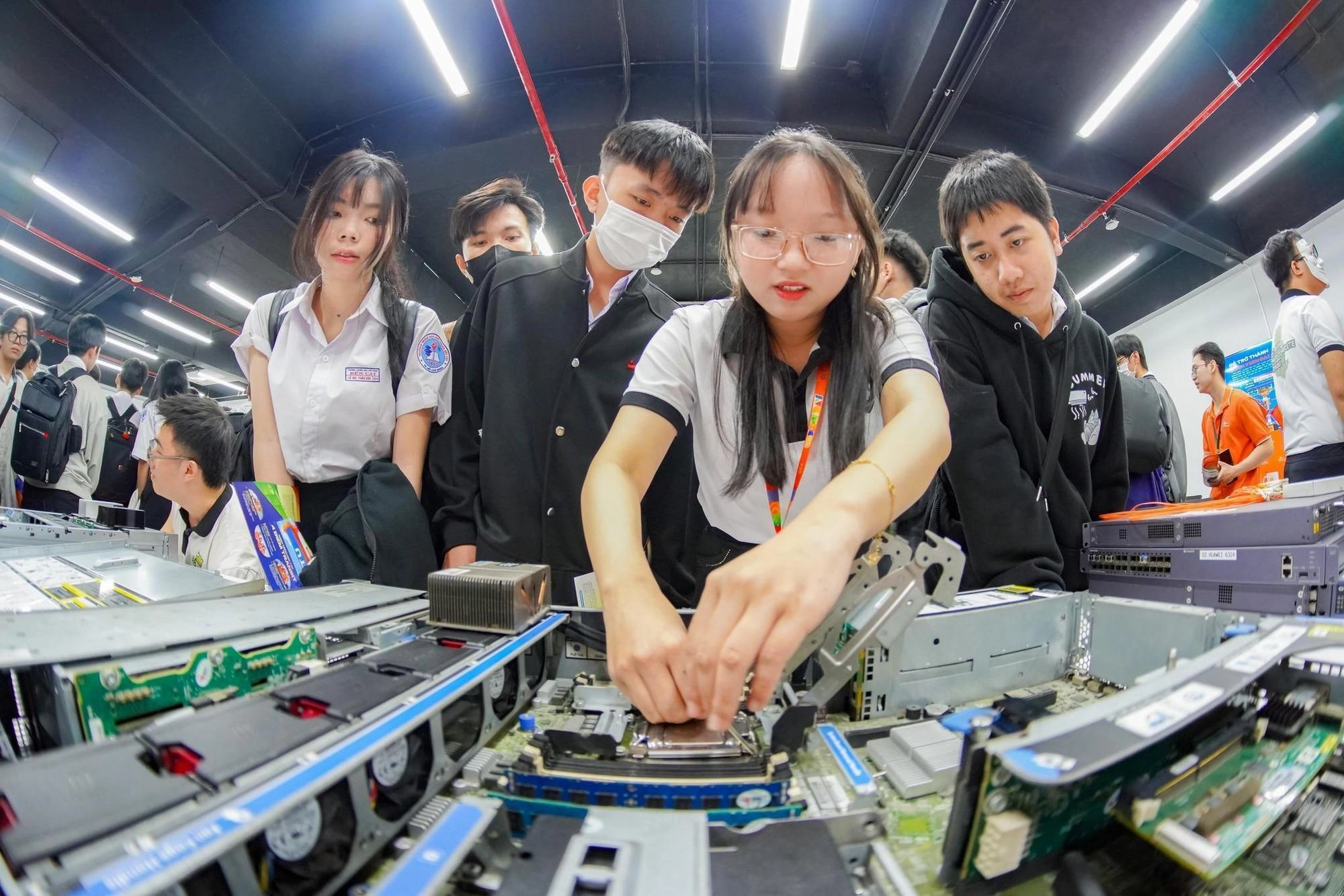 Đại học kết nối doanh nghiệp: Sinh viên sẽ được chuẩn bị gì cho thị trường việc làm mới?