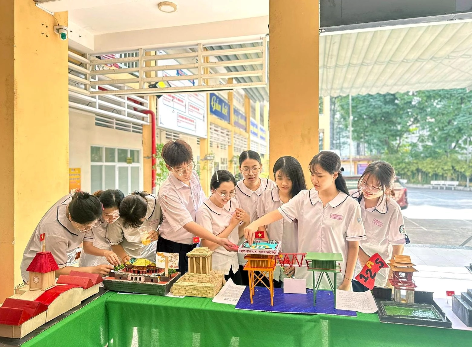 Đề xuất sửa chương trình giáo dục thường xuyên: Cập nhật nội dung 3 môn học