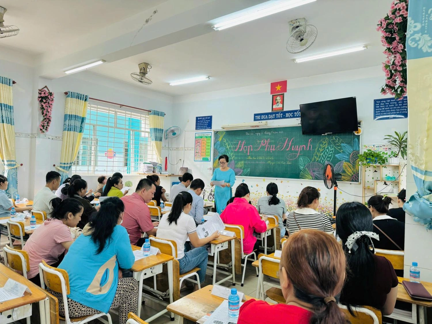 Ban đại diện cha mẹ học sinh không được đặt ra khoản đóng góp bắt buộc