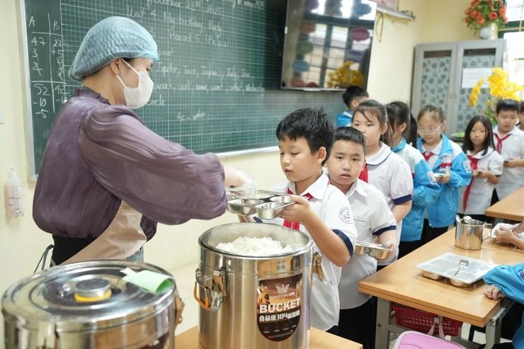 Hà Nội tăng cường an toàn thực phẩm, dinh dưỡng học đường và sức khỏe học sinh