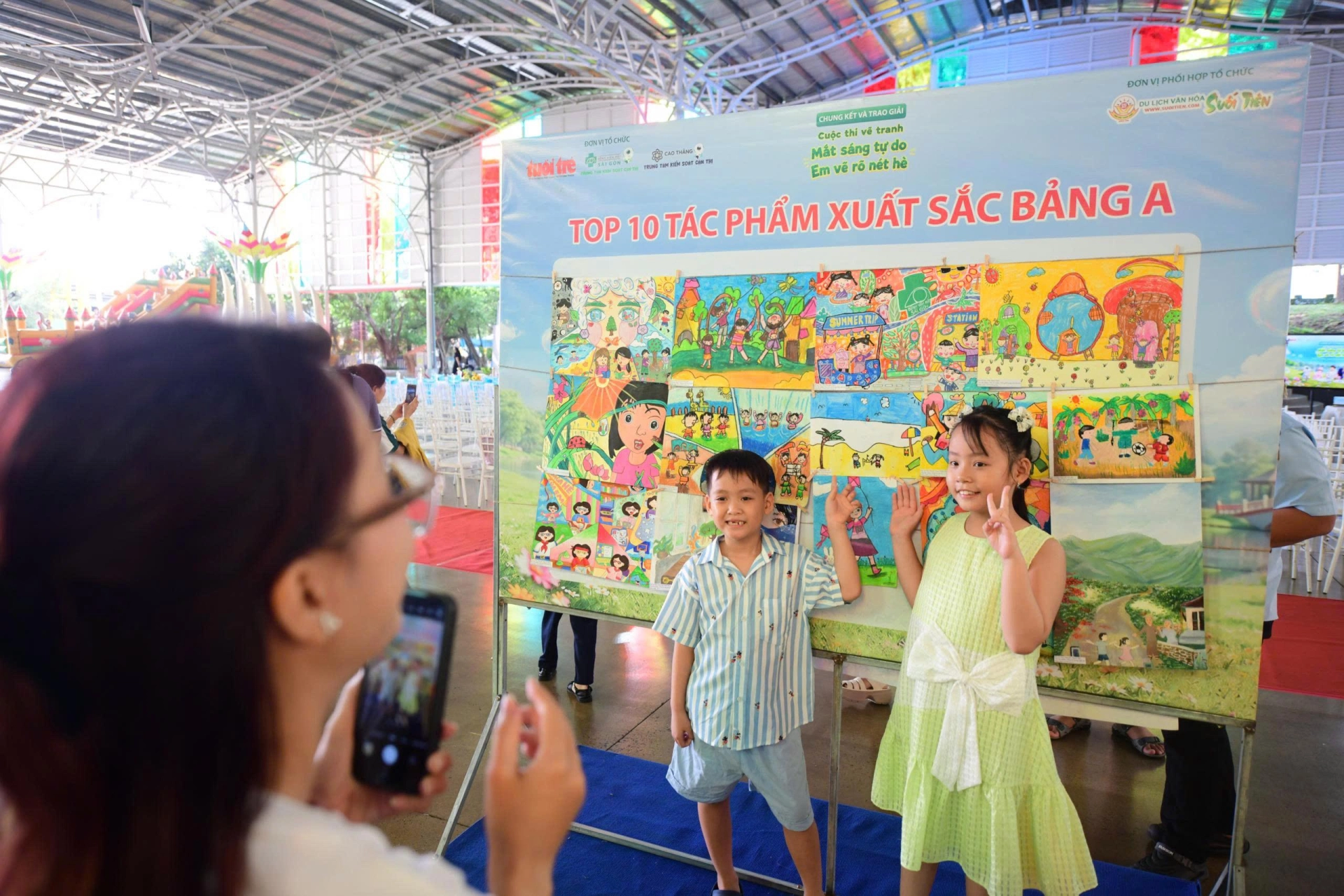 Hàng ngàn họa sĩ nhí gửi ước mơ qua những nét vẽ