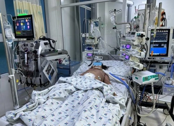 Trẻ sốt xuất huyết chuyển nặng sau nhiều ngày sốt, phụ huynh chớ chủ quan