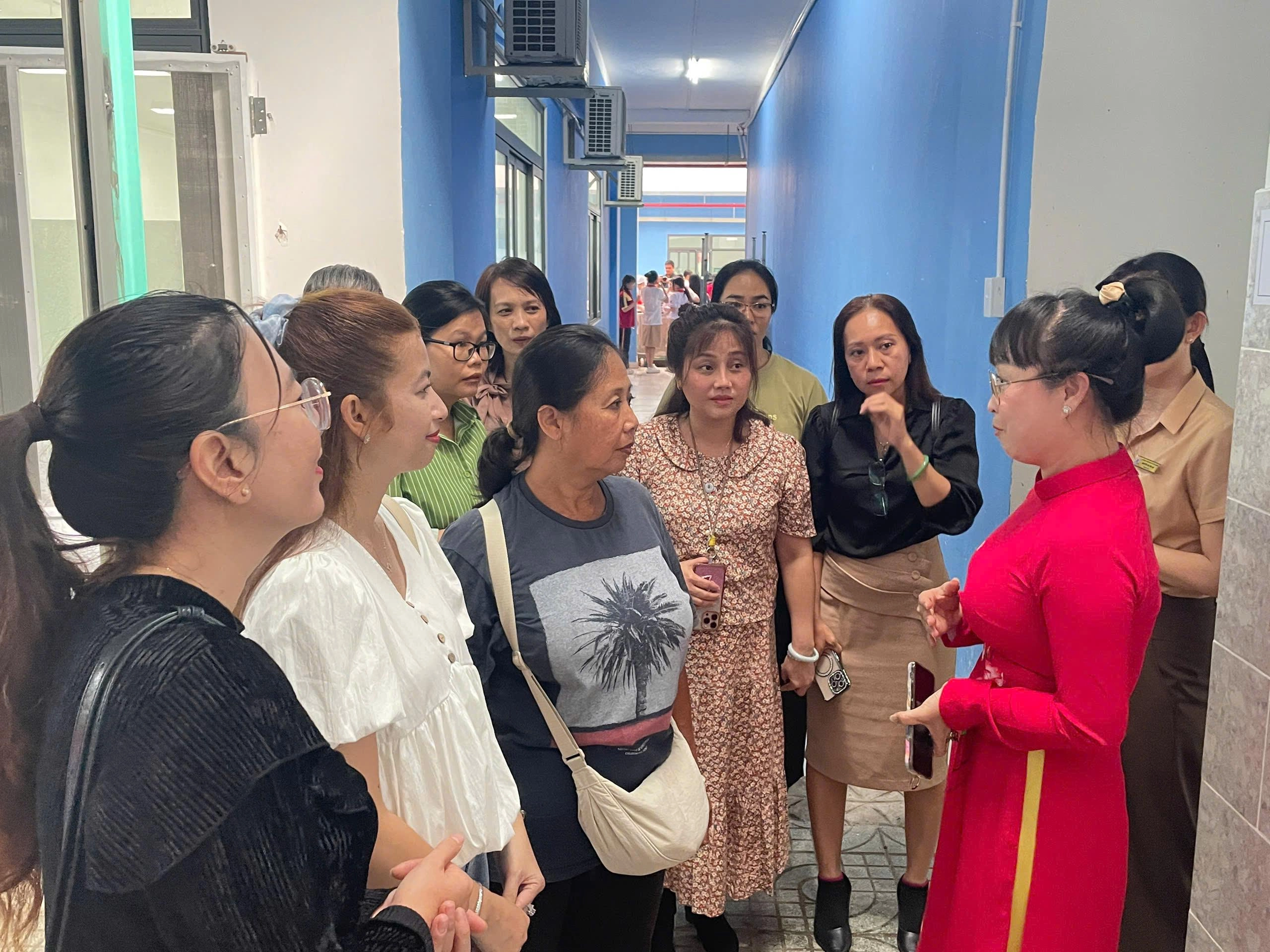 Bài 2: Khi phụ huynh cùng giám sát bữa ăn