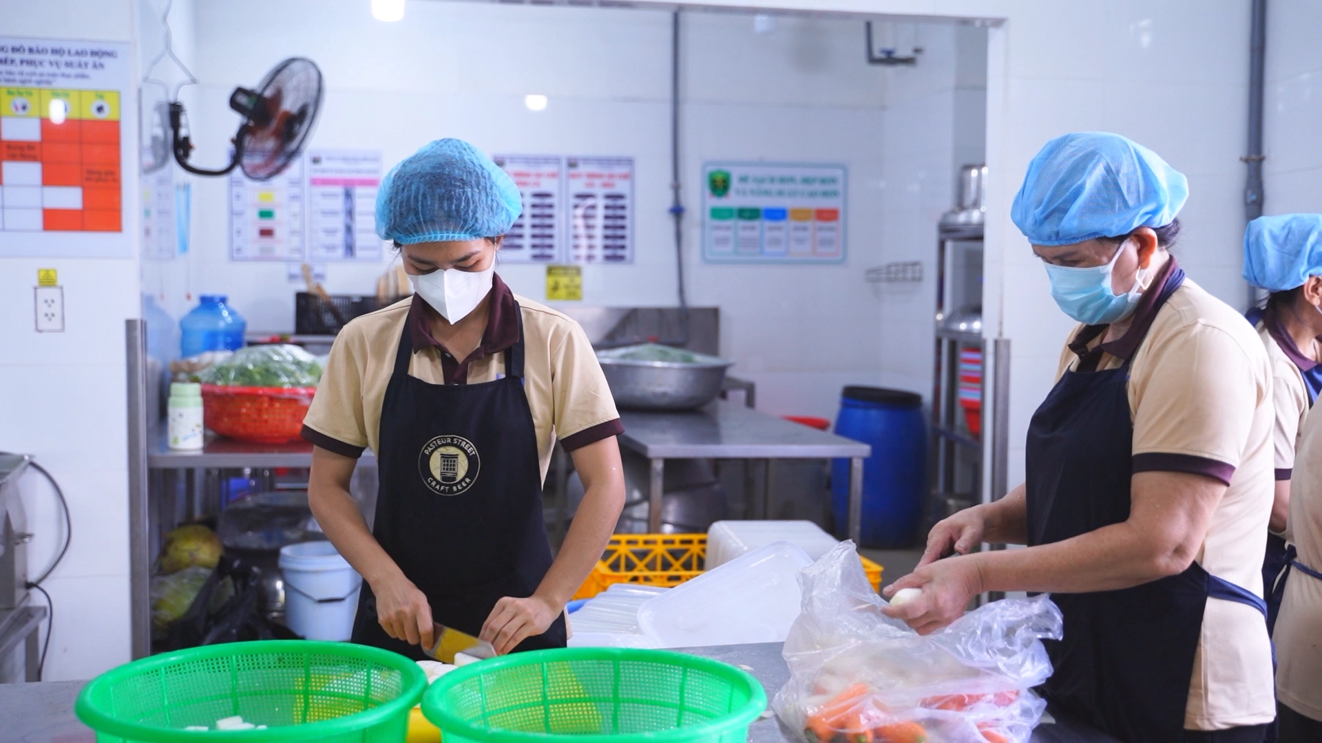 Bài 3: Trách nhiệm không thể giao khoán