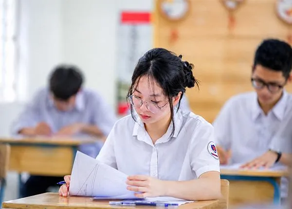 Kỳ thi THPT 2027 có nhiều thay đổi, học sinh lớp 12 cần làm gì?
